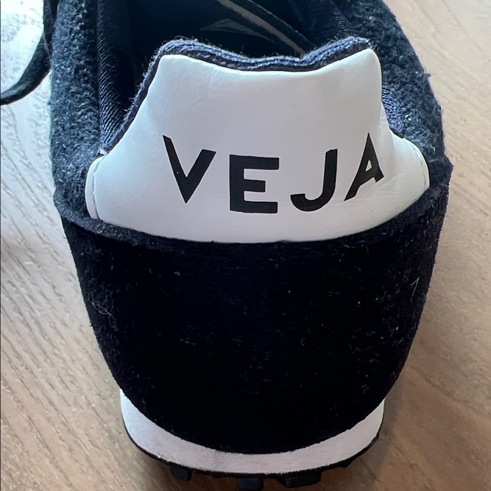 Veja Women’s Black, Blue, White Athletic Sneakers - Size 7 - Picture 14 of 16